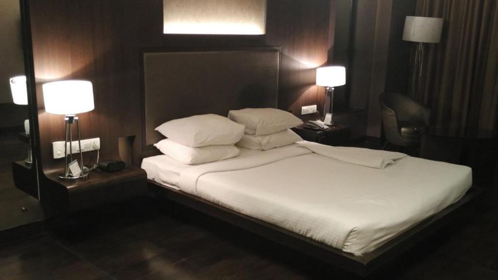 Cocoon Luxury Business Hotel Dhanbād Exteriör bild
